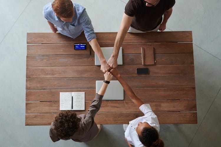 Ein Team arbeitet Zusammen